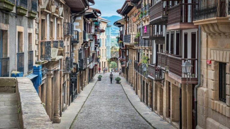 Hondarribia: City Highlights Guided Walking Tour - Authentic Feedback from Participants