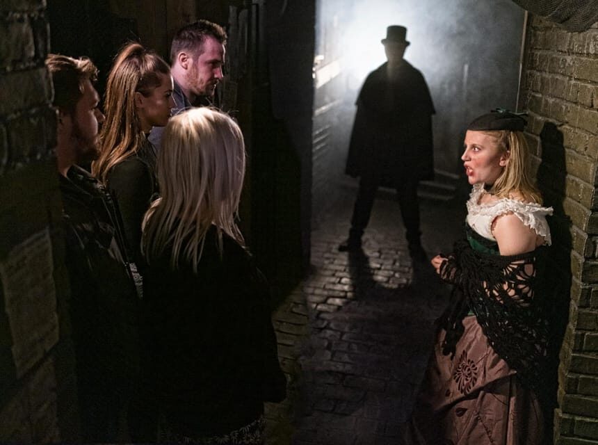 Hop-on Hop-off London Bus Tour & The London Dungeon - The London Dungeon: A Spooky Peek into the Past
