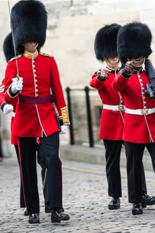 Hop on Hop off London Bus Tour & Tower of London - What We Love About This Tour