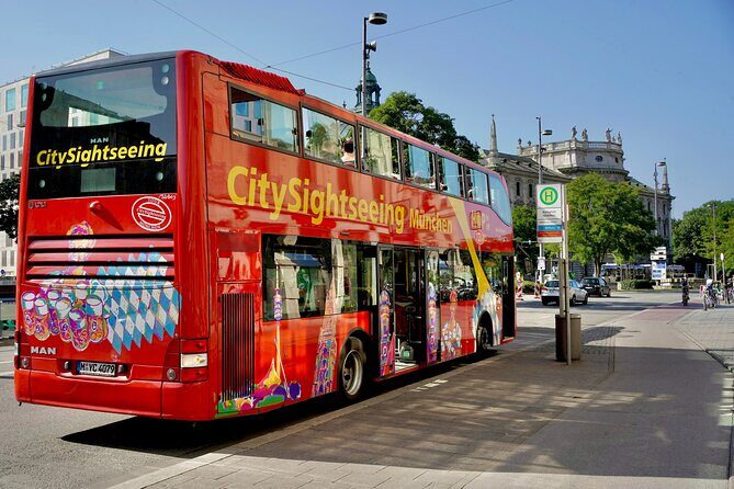Hop-On Hop-Off Tour CitySightseeing Munich - Riding the Buses