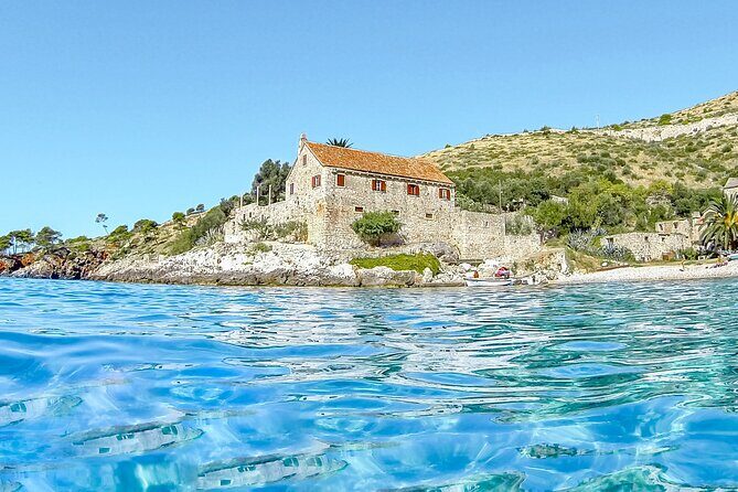 HVAR & 4 Islands PRIVATE BOAT TOUR - The Boat and Onboard Amenities