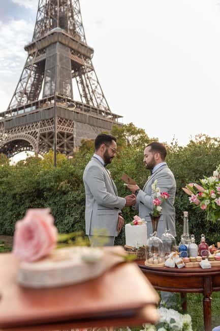 Inclusive and private photoshoot in the heart of Paris - The Itinerary Breakdown: What to Expect