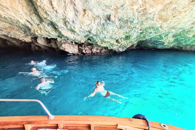 Island of Capri Private Cruise - FAQs