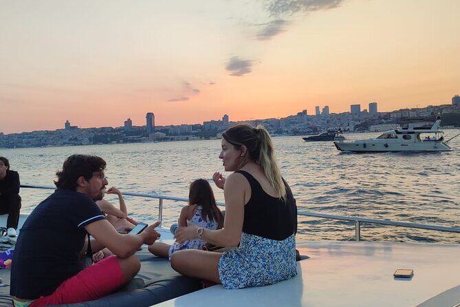 Istanbul Bosphorus Boat Cruise Tour ( MORNNG or SUNSET ) - The Sum Up