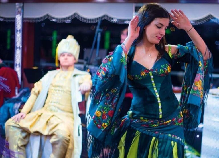 Istanbul: Bosphorus Dinner Cruise with Entertainment - An In-Depth Look at the Experience