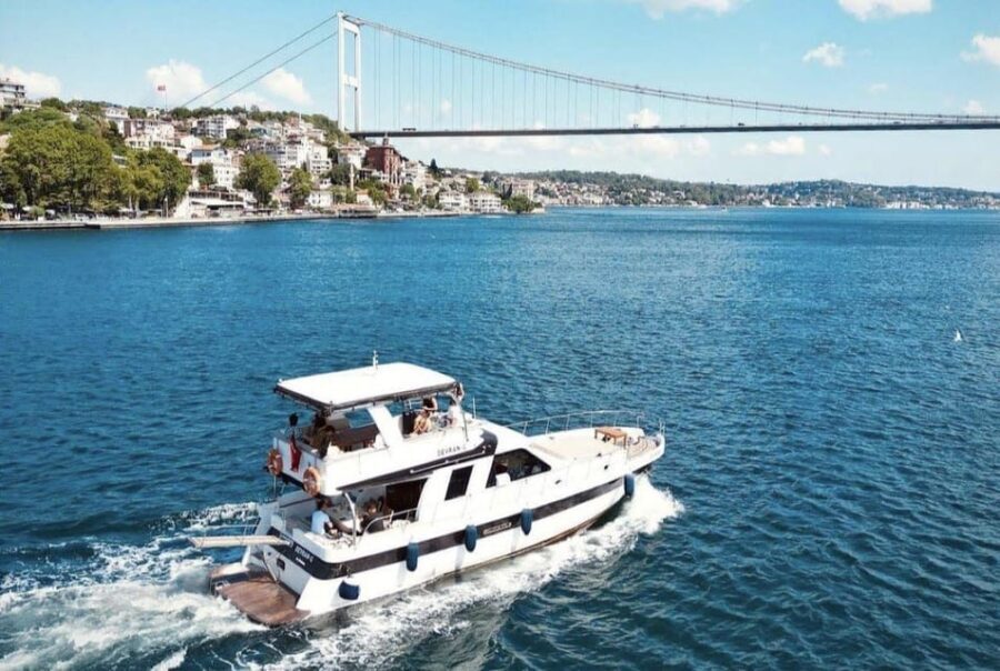 Istanbul: Small Group Yacht Tour with Unlimited Wine - Key Points