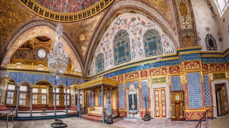 Istanbul: Topkapi Palace Tour with Skip the ticket lines - Itinerary Breakdown