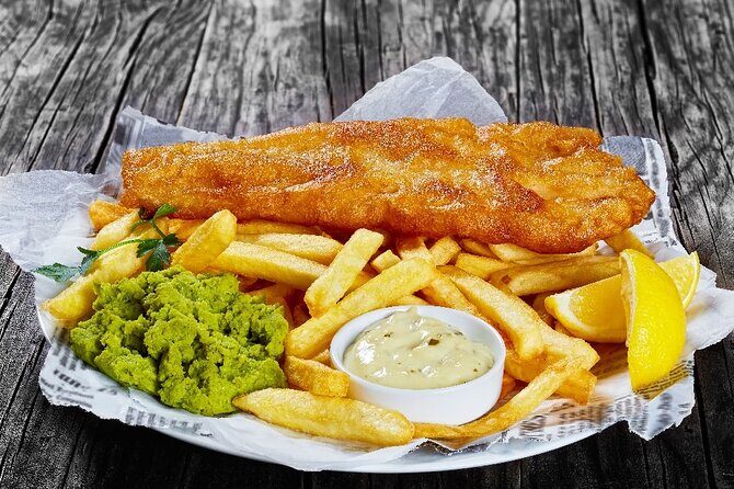 Jack the Ripper Walk with Fish and Chips - The Food and Atmosphere
