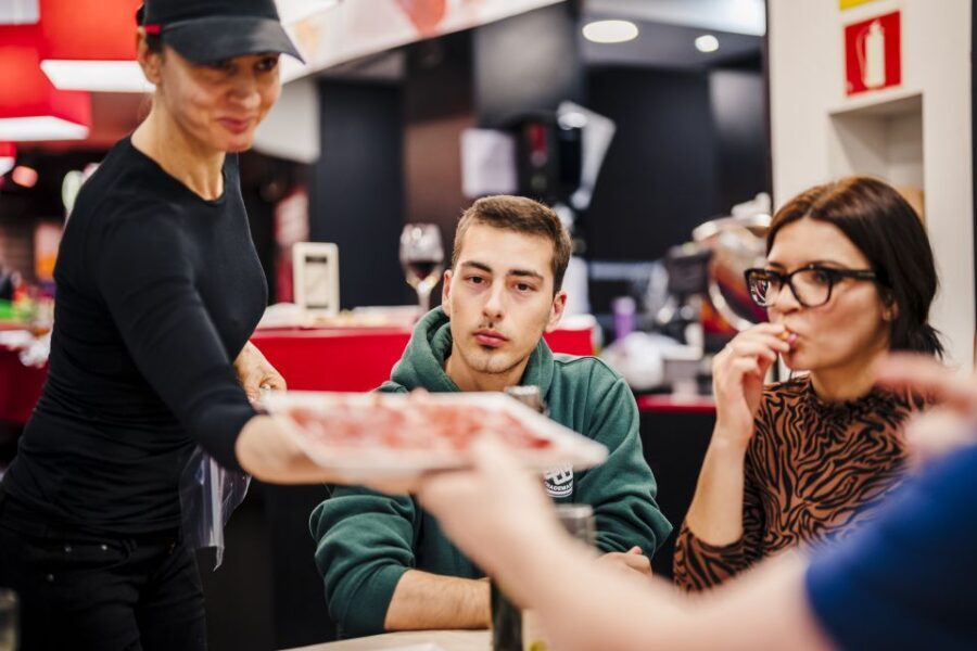Jamón Iberico Masterclass with Wine Tasting Sagrada Familia - Why This Tour Stands Out