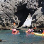 Kayak tour from Sesimbra to Ribeira do Cavalo Beach, passing through the caves - Who Should Consider This Tour?