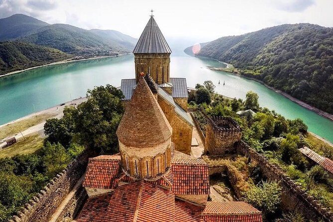 Kazbegi-Ananuri-Gergeti Private Tour - Exploring the Ananuri Fortress Complex