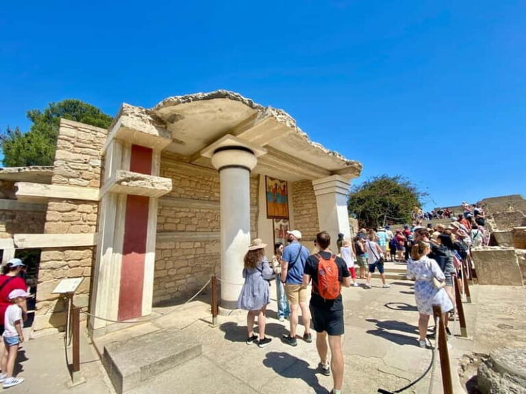 Knossos: Private Tour with a Licensed Guide & Entry Ticket - Who Should Book This Tour?