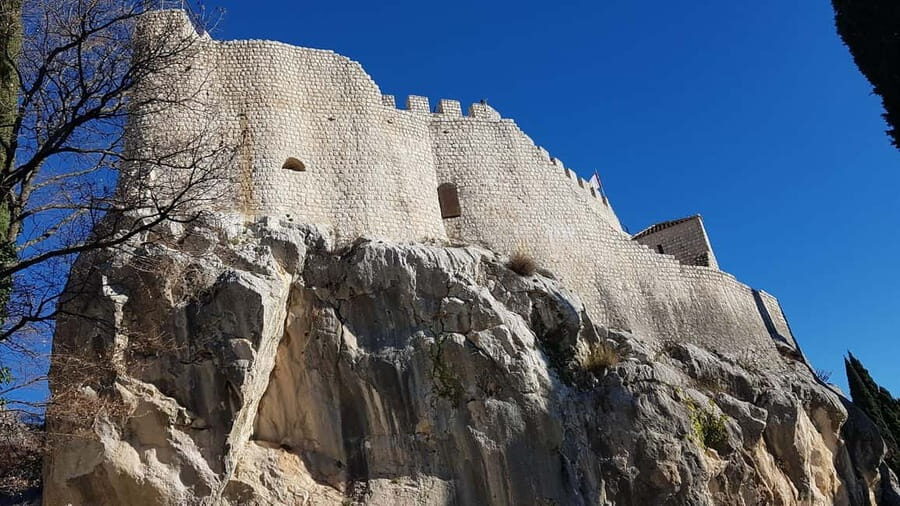 Konavle Valley and Falcon Fortress Half Day Tour with Lunch - Visiting Falcon Fortress: A Peek into Medieval Defense