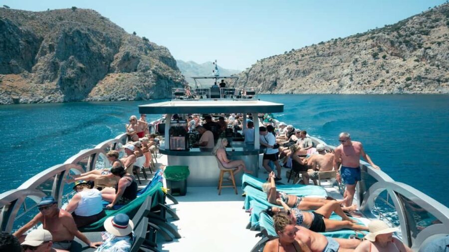 Kos Pearl 3 Island: Lounge in Luxury on the Aegean Waves - Dining and Entertainment