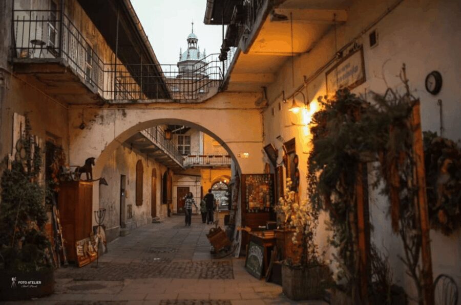 Krakow: Kazimierze Jewish History Tour. Italian - Who Will Love This Tour?