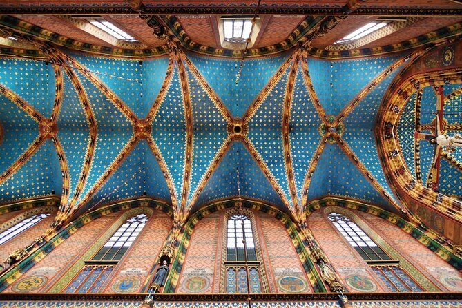 Krakow: Old Town, Mary's Church and Rynek Underground Guided Tour - Authentic Experiences and Unique Insights
