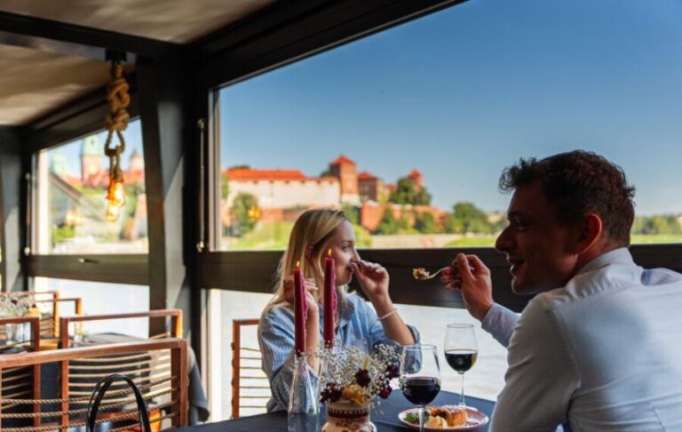 Krakow: Romantic Dinner with a Cruise on the Vistula River - The Itinerary Breakdown
