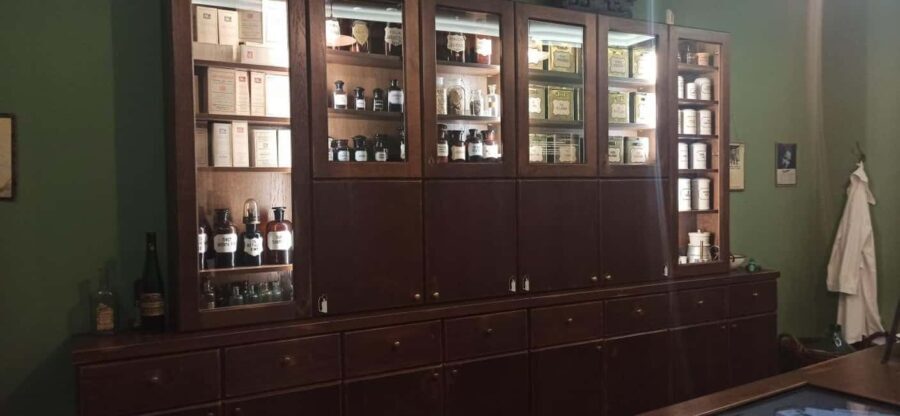Krakow: Visit Apteka Pod Orlem in Italian - Who Will Love This Tour?