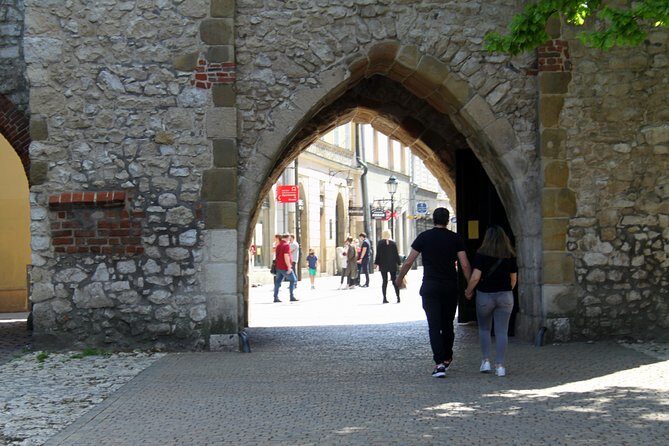 Kraków & Wieliczka Salt Mine Full-Day Trip from Warsaw - Practical Details and Tips