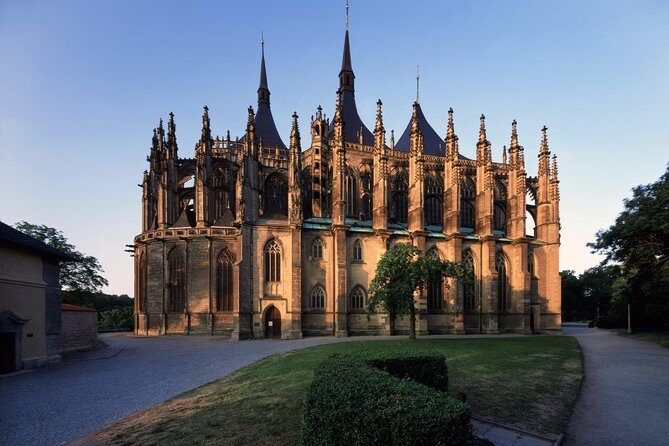 Kutna Hora Half-Day, Incl. the Bone Church & St.Barbara Cathedral - Transportation and Group Size