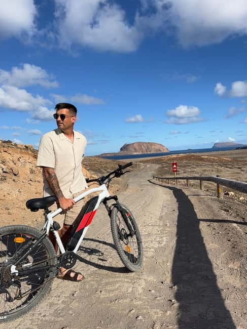 La Graciosa: Rent your ELECTRIC BIKE and explore the island at your own pace. - Exploring La Graciosa’s highlights by electric bike