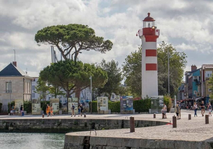 La Rochelle: walking tour with a local guide - Practical Details and Value