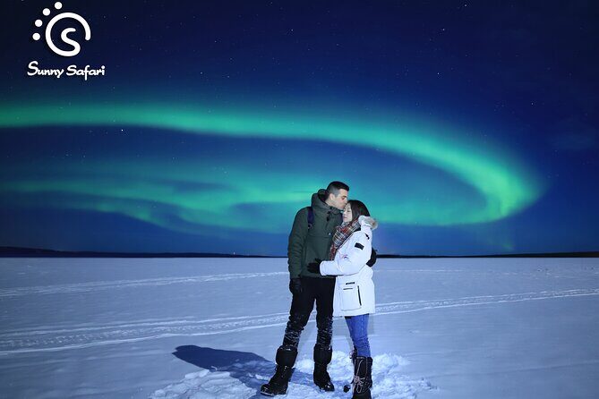 Lakeside Auroras Paparazzi Photography - The Search for the Aurora