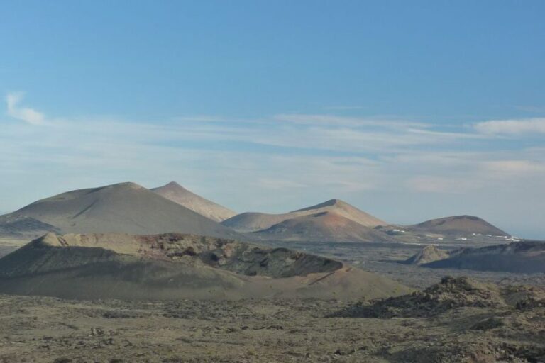 Lanzarote: Guided Volcano Hike with Transfers - The Guides: Knowledge, Passion, and Personal Touches