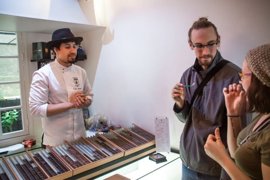 Le Marais: Pastry and Chocolate Food Tour - What Travelers Say