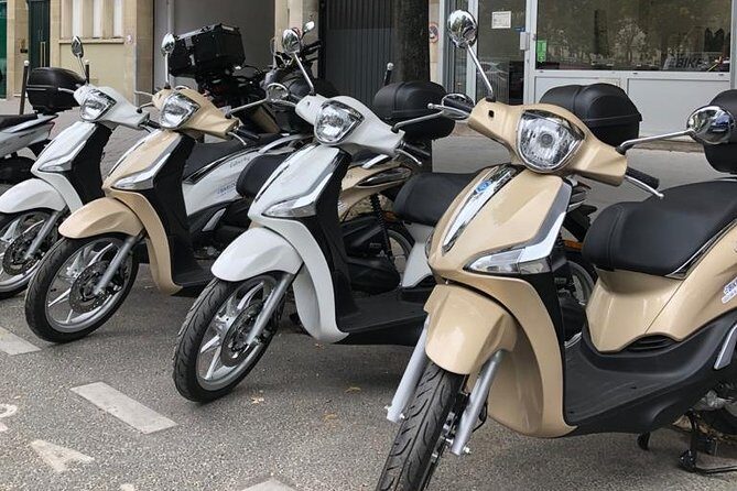 Liberty scooter rental Piaggio 50cc (4T) Paris - The Authentic Parisian Adventure