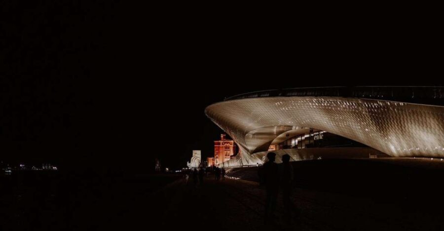 "Lisbon by Night" private tour - Who Should Consider This Tour?