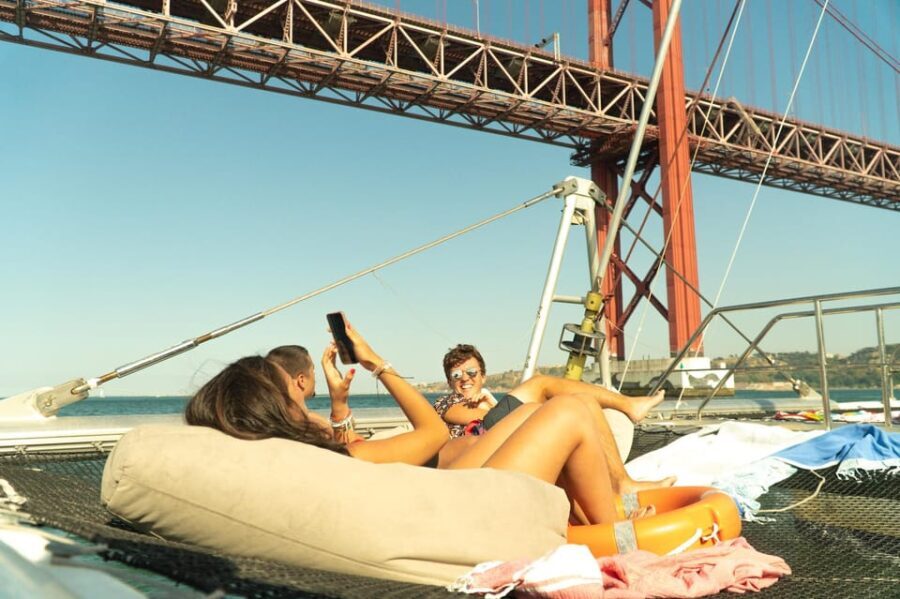 Lisbon: Catamaran Boat Party with Music, Open Bar & Dives - Who Is This Tour Best Suited For?