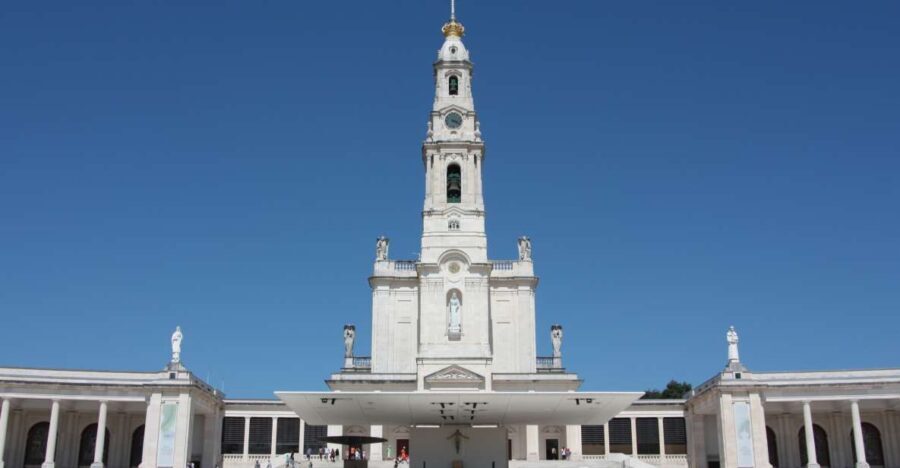 Lisbon: Full-Day Tour of Fátima, Batalha, Nazaré, and Óbidos - Who Would Love This Tour?