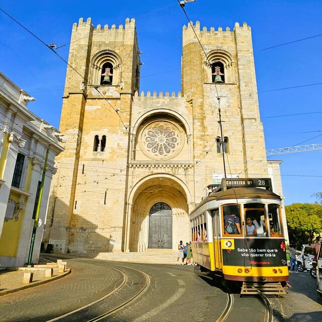 Lisbon: Oldtown and alfama 90 min by tuktuk - What Sets This Tour Apart?