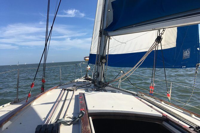 Lisbon Sailing Day Cruise with wine & snacks - FAQ