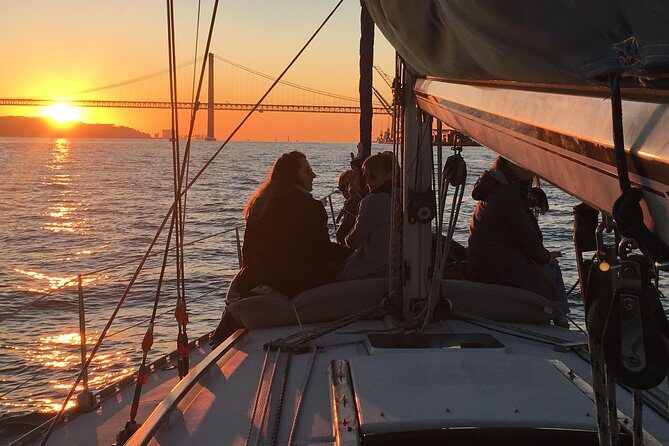 Lisbon Sunset Sailing Tour with White or Rosé Wine and Snacks - Why This Tour Stands Out