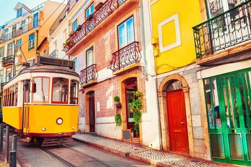 Lisbon: Tuk-Tuk Tour Historical Alfama old town private tour - Detailed Breakdown of the Itinerary