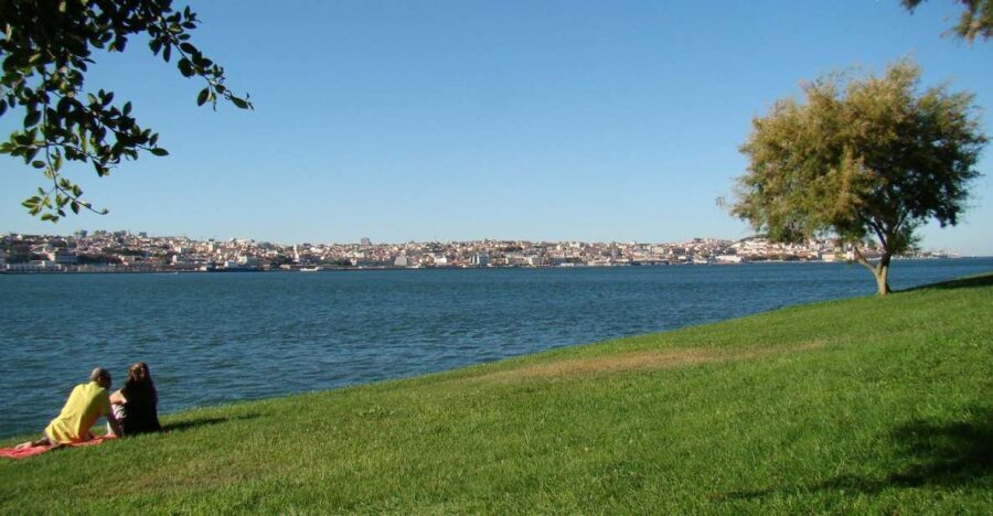 Lisbons South Side, River Tejo & 3-Hour Walking Tour - Who Will Love This Tour?