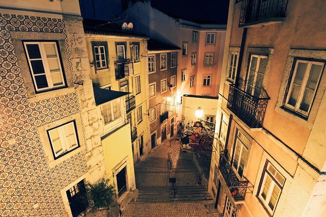 Live Fado Private Tour in Lisbon with Dinner - Who Should Consider This Tour?