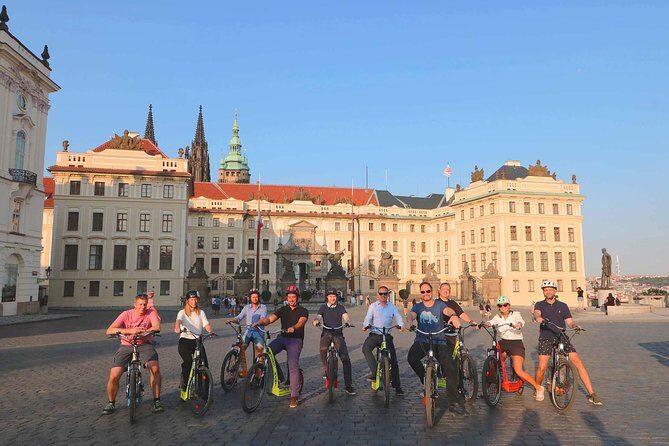 Live-Guided 180 min Glorious e-Scooter and eBike tour - The Sum Up