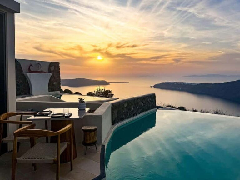 Live Music Dinner with Sunset and Caldera Views - The Value of the Experience