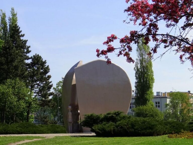 Lodz: Jewish Heritage Private Tour - A Closer Look at the Tour Itself