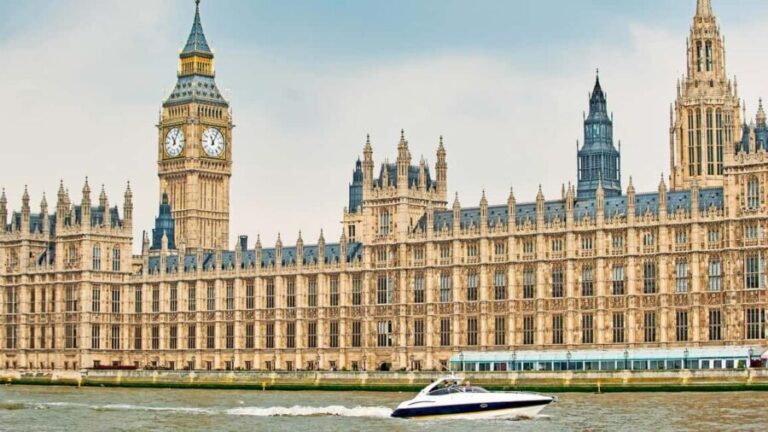 London: 2 hour private luxury Thames boat cruise / hire - Price and Value Analysis