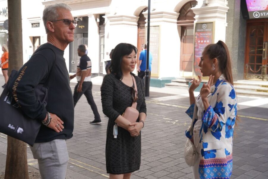 London: Beatles Walking Tour with Celebrity Guide and Bar - Is It Worth the Price?