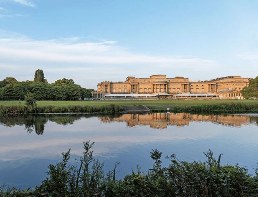 London: Buckingham Palace and Royal London Walking Tour - Exploring the Royal London Walking Tour