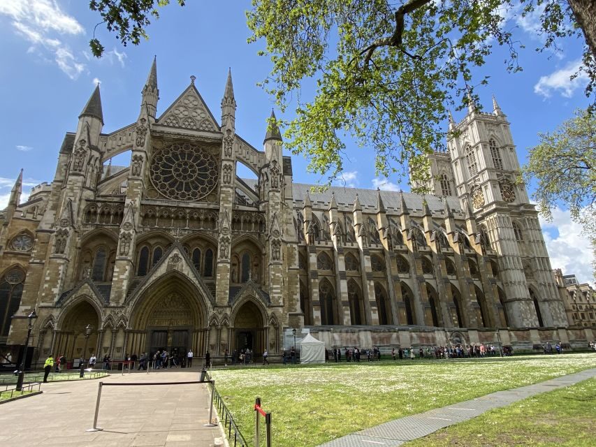 London: Guided Westminster Abbey Tour and Refreshments - Who Should Book This Tour?