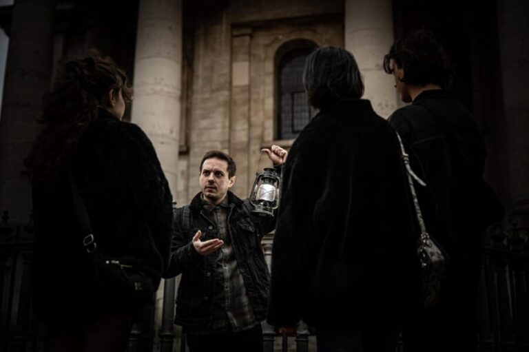 London: Interactive Jack the Ripper Walking Tour - A Closer Look at the Experience
