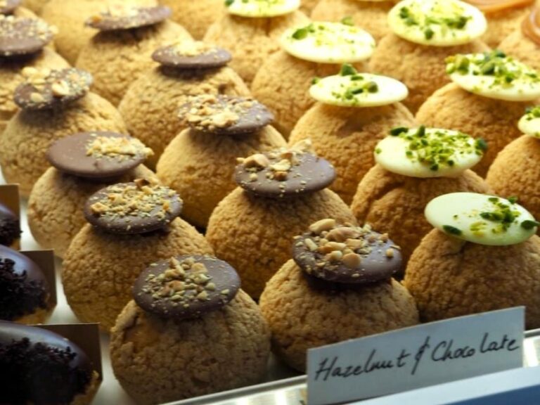 London: Notting Hill Bakery Tour with Pastry Tastings - Who Will Love This Experience?