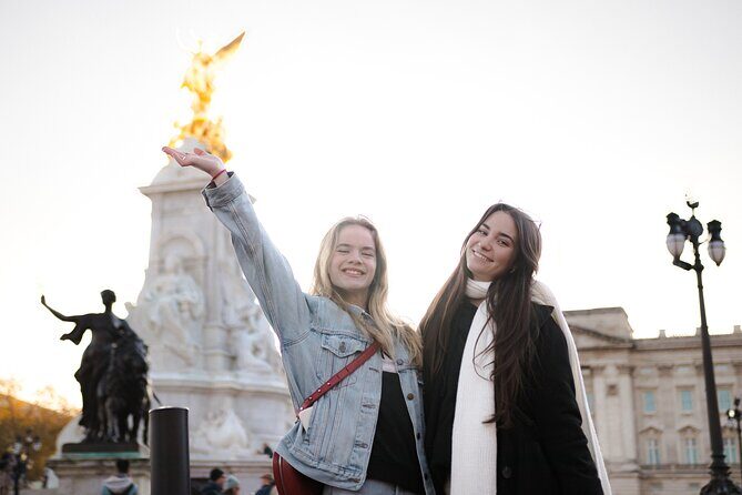 London : Private Photoshoot Outside Buckingham Palace - FAQs