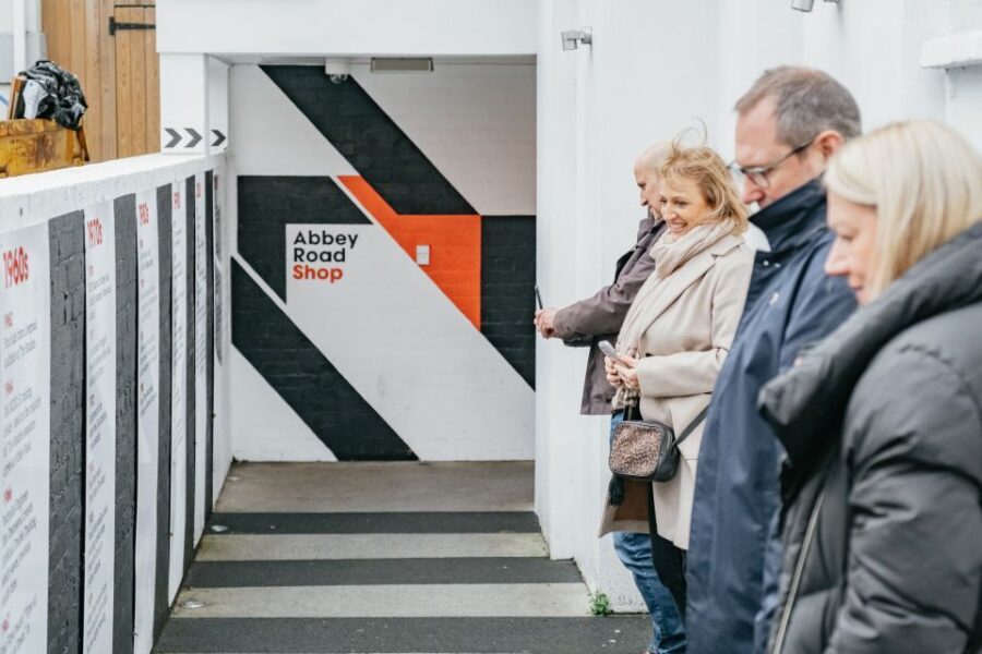 London: Rock and Roll Taxi Tour - The Experience in Detail